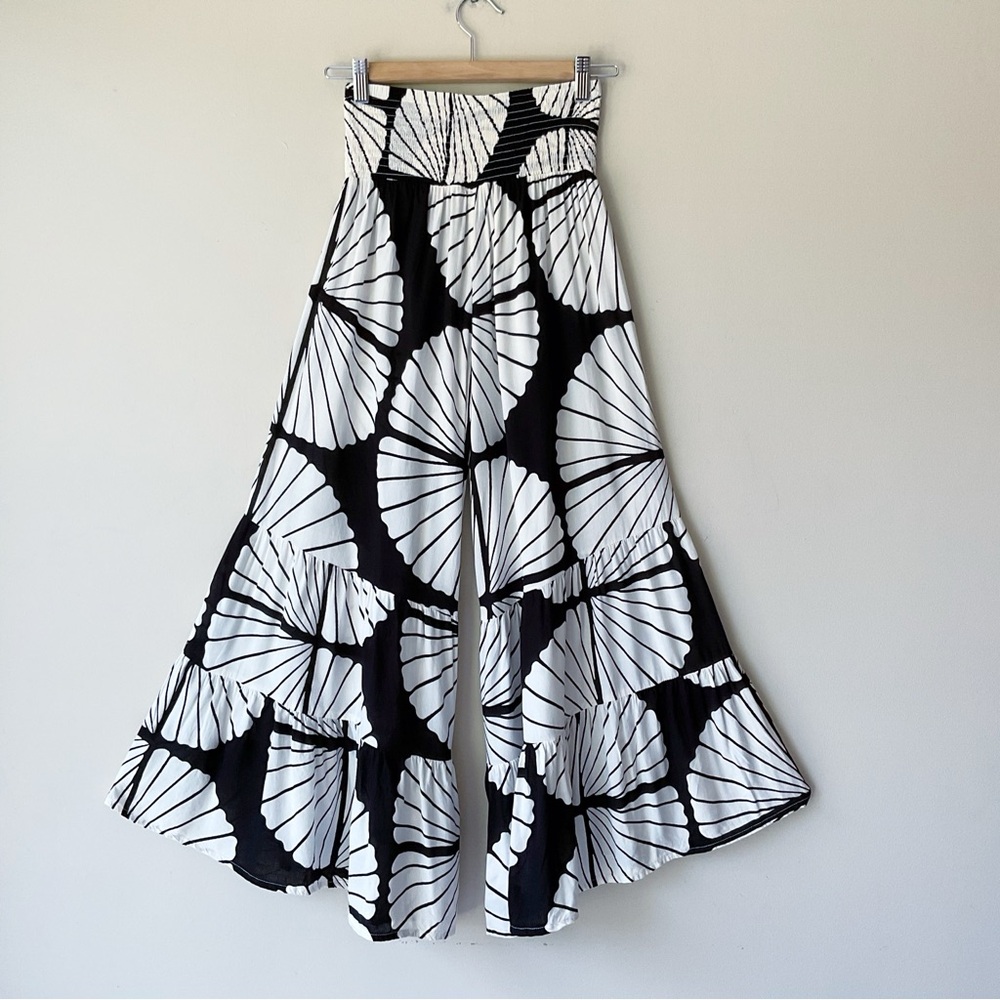 True Destinations Black & White Leaf Print Ruffled Palazzo Pants Size M - Picture 3 of 9